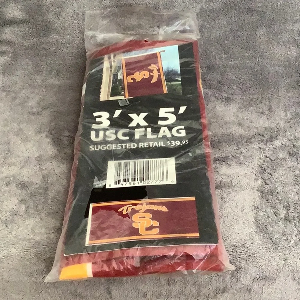 Set of 2 USC Trojans flags